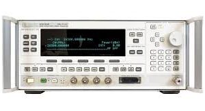 Agilent 83630B  Synthesized Signal Generator 10MHz W 001 +002+008+8ZE