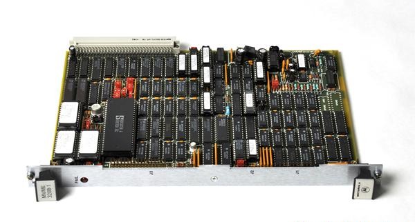 Emerson / Motorola MVME320B-001 VMEbus Intelligent Winchester / Floppy Disk Controller Module