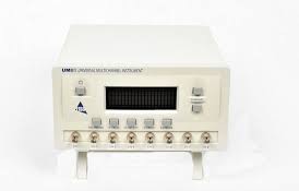 Fiso UMI8 Universal Multichannel Instrument Fiber Optic Signal Conditioner