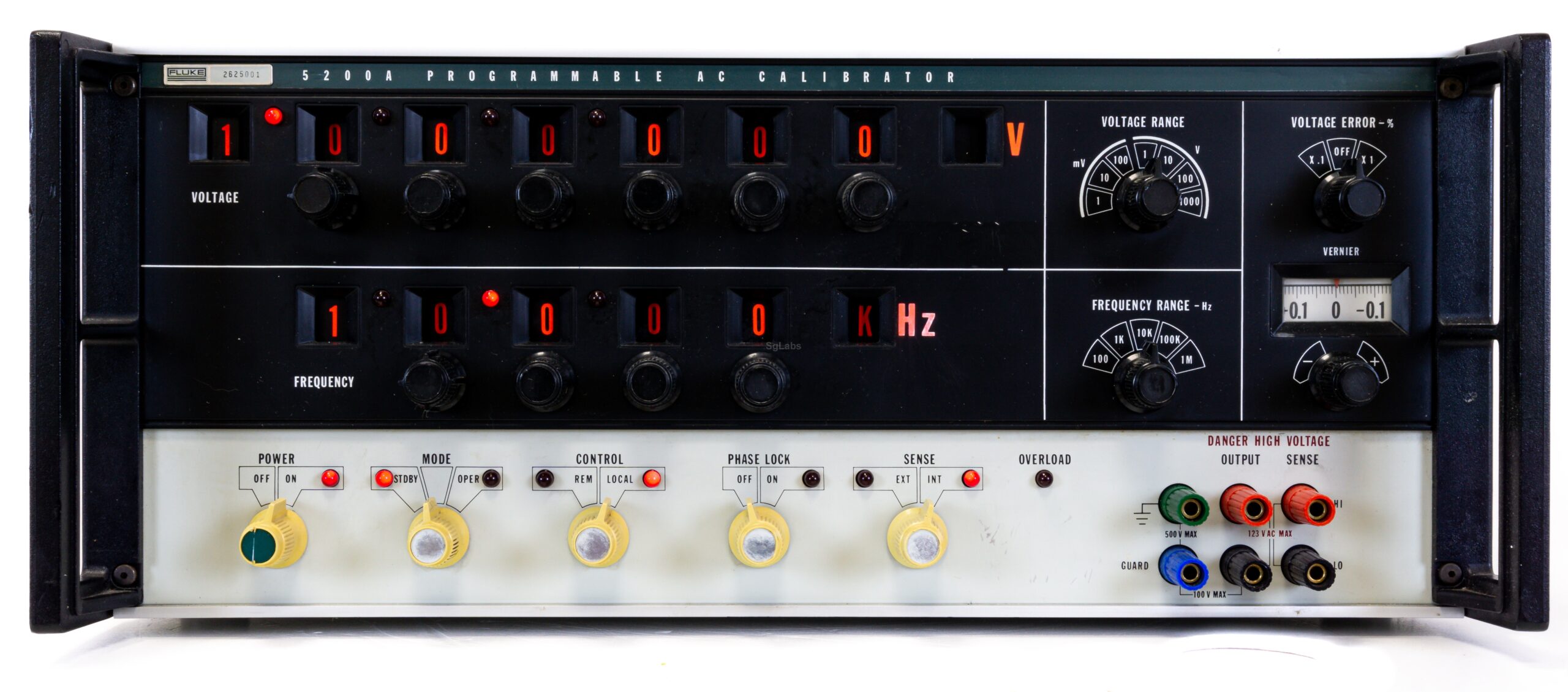 Fluke 5200A – AC Voltage Calibrator