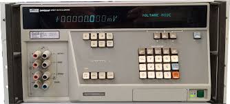 Fluke 5440B/AF – Direct Volts Calibrator