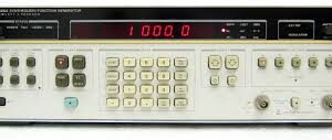 Keysight / Agilent / HP  3325A  Synthesizer/Function Generator